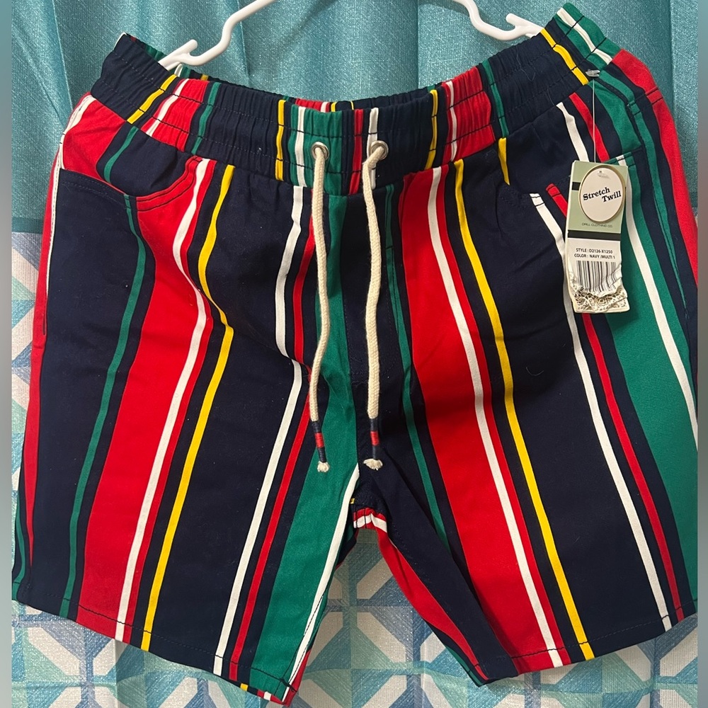 NWT Drill Clothing Company Mens striped shorts size L.